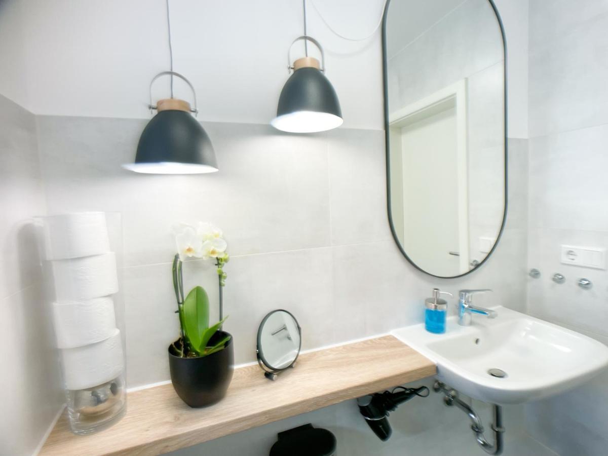 M-Style 01 Apartment Mit Terrasse Und Gasgrill, 24H Self-Check-In, Free Parking, Netflix Nürnberg Eksteriør billede