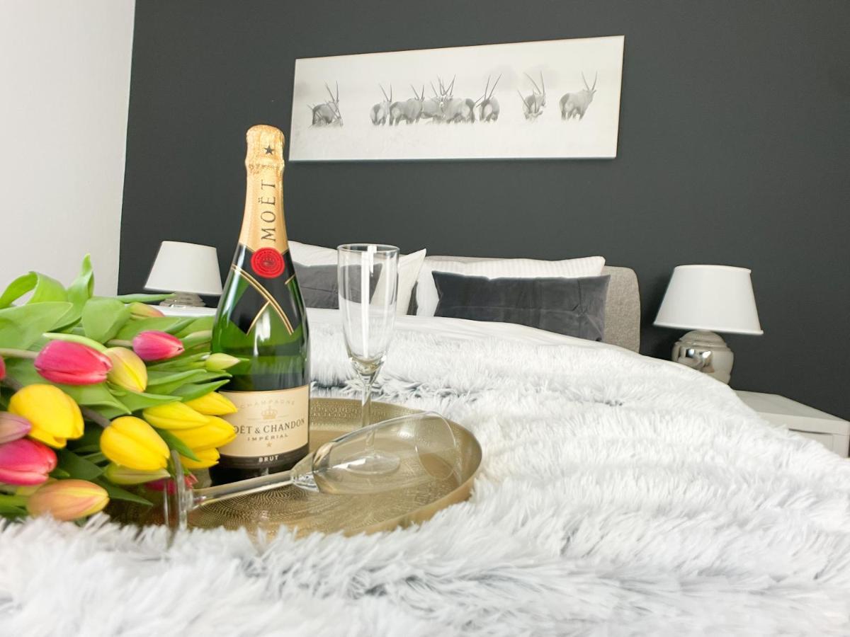 M-Style 01 Apartment Mit Terrasse Und Gasgrill, 24H Self-Check-In, Free Parking, Netflix Nürnberg Eksteriør billede