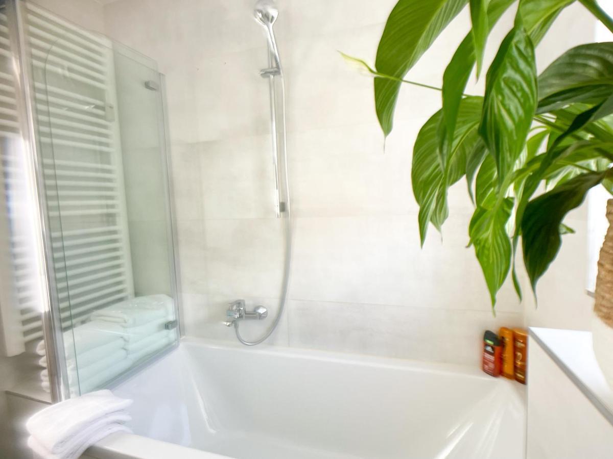 M-Style 01 Apartment Mit Terrasse Und Gasgrill, 24H Self-Check-In, Free Parking, Netflix Nürnberg Eksteriør billede